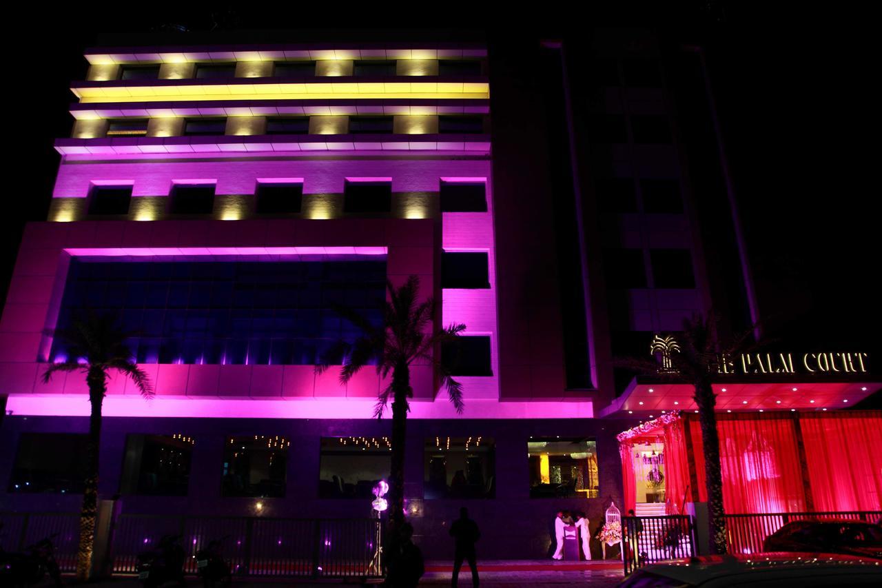 Отель The Palm Court Лудхиана Экстерьер фото