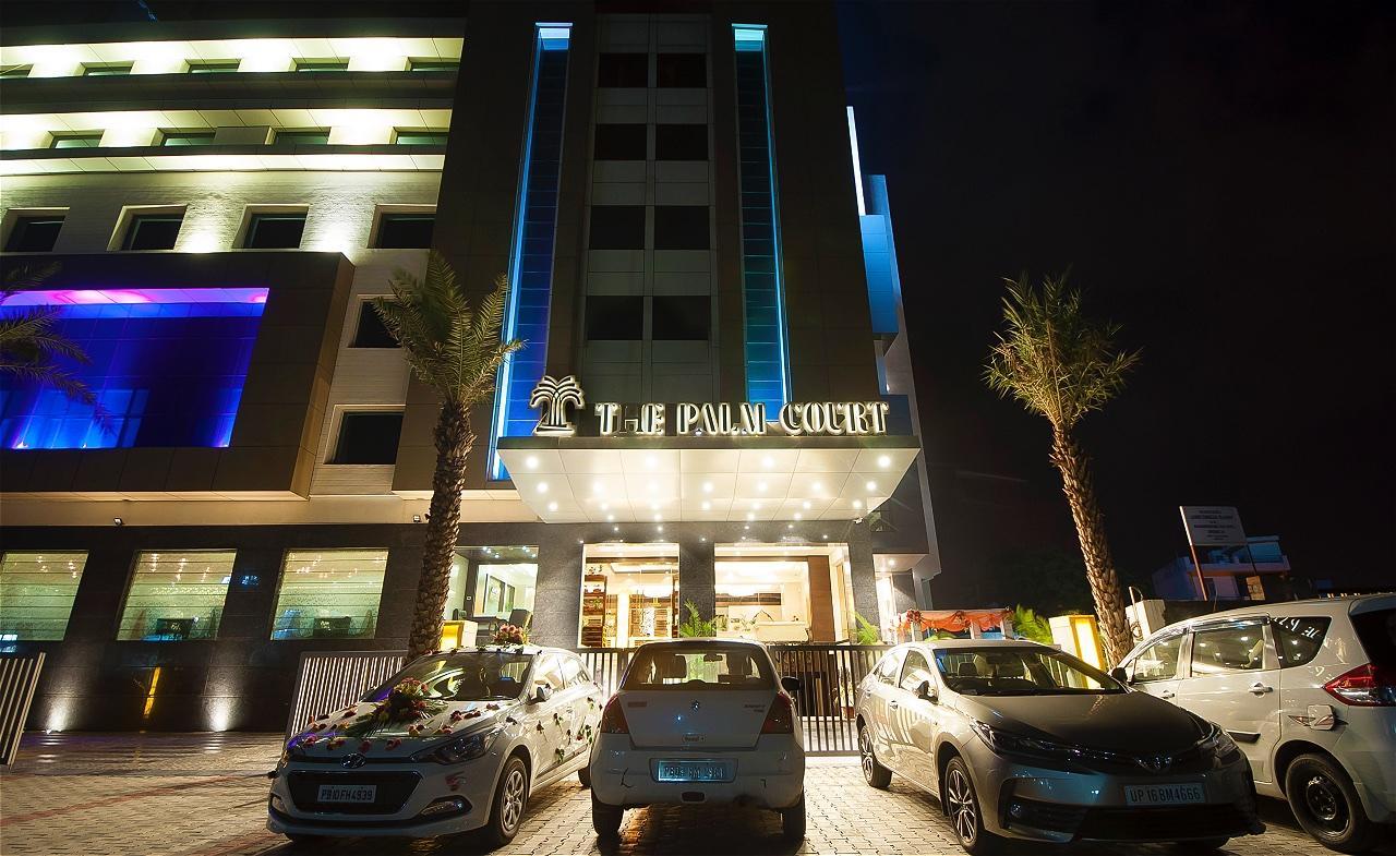 Отель The Palm Court Лудхиана Экстерьер фото